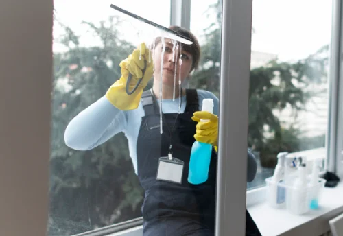 Nettoyage de vitres intérieures et extérieures à Touffailles